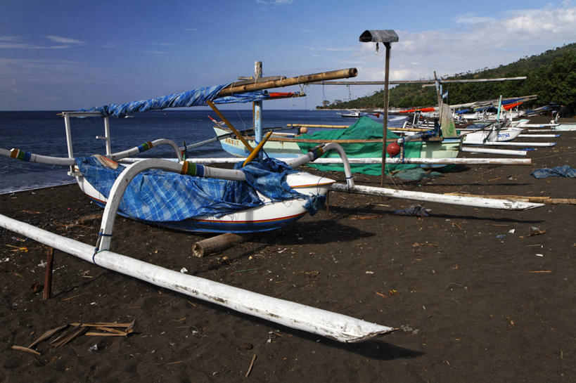 无人,横图,室外,白天,渔业,海洋,印度尼西亚,水平线,云,渔船,树,天空,自然,运输,摄影,彩图,传统文化,巴厘,黑沙