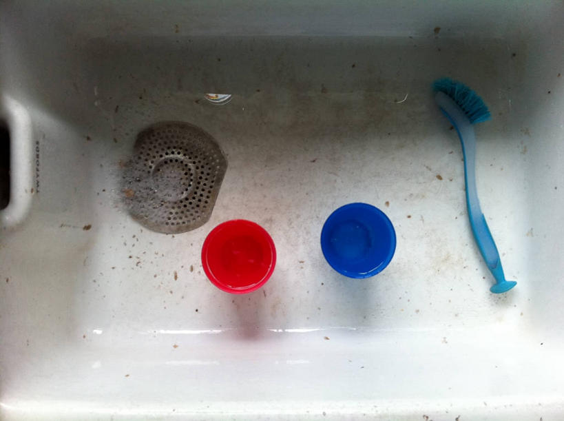 无人,横图,俯视,室内,白天,爱尔兰,水槽,首都,杯,摄影,排水沟,马桶刷,清洗,彩图,高角度拍摄