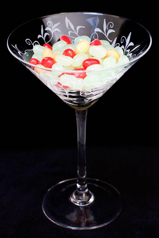 无人,竖图,特写,美国,黑色背景,丰富,软糖,一个,诱惑,摄影,多样,单个,加利福尼亚,健康食物,马提尼酒杯,彩图,影棚拍摄