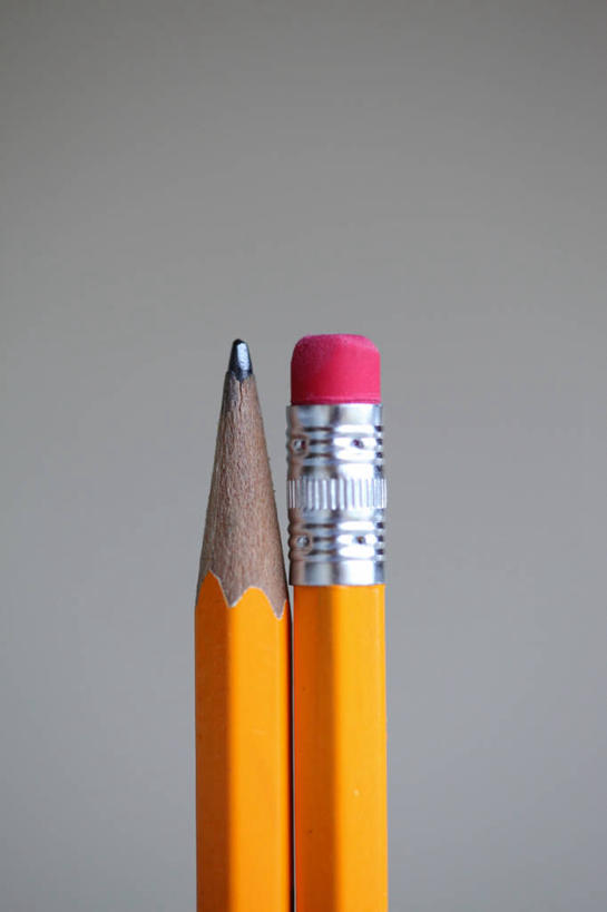 无人,竖图,美国,灰色背景,两个,铅笔,摄影,橡皮擦,简单,美术工艺,彩图,影棚拍摄