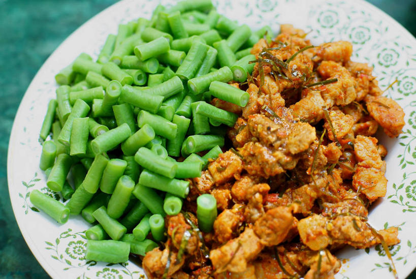 无人,横图,室内,特写,蔬菜,泰国,香料,油炸,食品,切块,猪肉,饮食,盘子,摄影,清新,健康食物,泰国文化,生姜,青豆,彩图