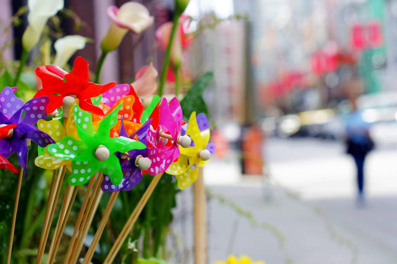 一个人,横图,室外,白天,商务,路,纸风车,加拿大,零售,摄影,多样,创造力,温哥华,美术工艺,彩图