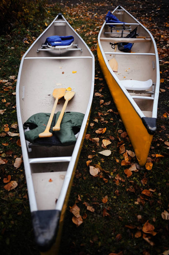 无人,竖图,室外,白天,船,叶子,加拿大,停靠,救生衣,运输,摄影,宁静,桨,停泊,独木舟,大不列颠哥伦比亚,海滩,彩图