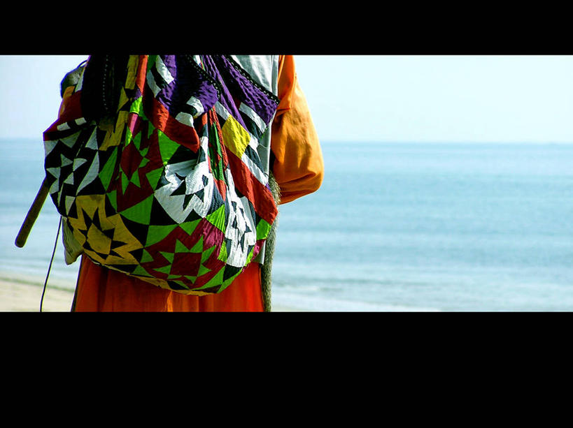 成年人,一个人,横图,室外,海洋,巴基斯坦,仅一个男性,水平线,拿着,背面,天空,自然,摄影,式样,卡拉奇,海滩,彩图,传统文化