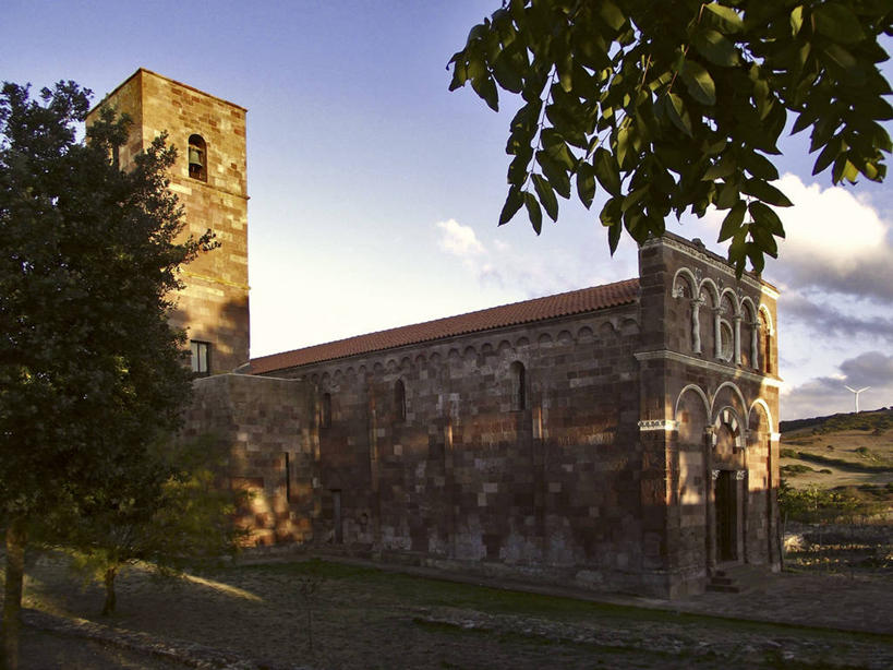 无人,教堂,横图,室外,白天,建筑,叶子,意大利,地形,云,历史,草,树,天空,自然,摄影,宗教,宁静,罗马式,基督教,意大利文化,撒丁岛,萨萨里,彩图