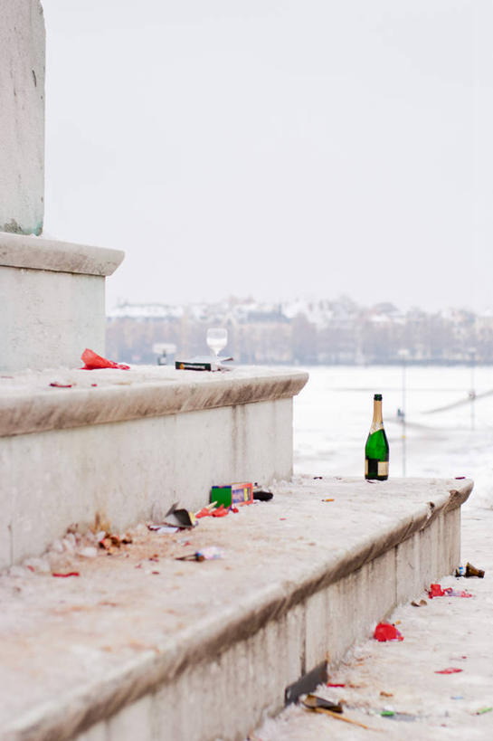 无人,竖图,室外,白天,聚会,楼梯,德国,庆祝,垃圾,慕尼黑,天空,瓶子,摄影,多余,巴伐利亚,彩图