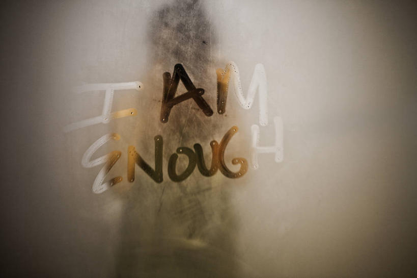 一个人,横图,室内,白天,通讯,镜子,美国,蒸汽,文字,摄影,英文字母,冷凝,想法,彩图,晕影