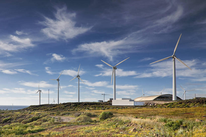 无人,横图,室外,白天,海洋,西班牙,非洲,风力,地形,云,草,天空,自然,摄影,能源,加纳利群岛,加那利群岛,替代能源,环境保护,首府,西班牙王国,阿非利加洲,海外领地,特内里费岛,大西洋群岛,风轮机,彩图,圣克鲁斯.德特内里费省,圣克鲁斯.德特内里费