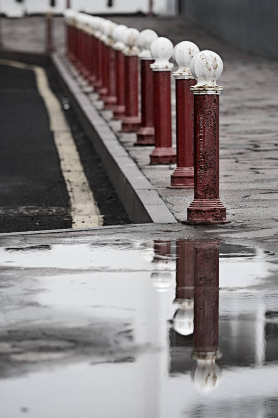 无人,竖图,室外,白天,重复,水,西班牙,非洲,一排,许多,整齐,反射,天气,很多,排列,摄影,宁静,加纳利群岛,队列,加那利群岛,系船柱,首府,西班牙王国,阿非利加洲,海外领地,水坑,大西洋群岛,彩图,圣克鲁斯.德特内里费省,圣克鲁斯.德特内里费