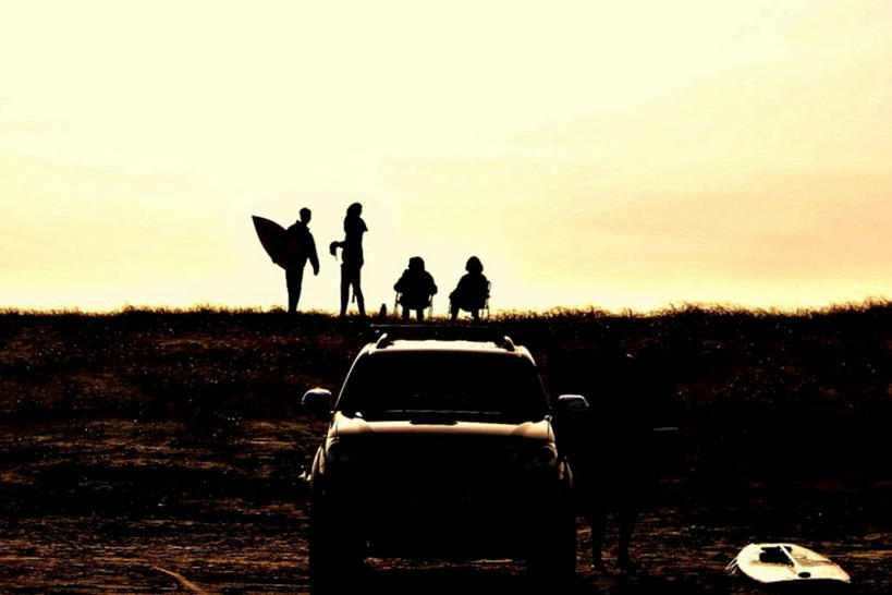 四个人,站,坐,横图,室外,友谊,日落,汽车,巴西,地平线,辽阔,地面,天空,黄昏,广阔,南美,运输,摄影,一望无际,停止,南美洲,享乐,拉丁美洲,延伸,美洲,剪影,暂停,停滞,巴西联邦共和国,天地相交,亚美利加洲,南亚美利加洲,南大河州,南里奥格兰德州,无边无际,一马平川,格兰德河,彩图