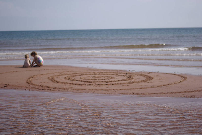 西方人,婴儿,儿童,两个人,坐,横图,室外,白天,度假,纯洁,海洋,欧洲,加拿大,欧洲人,水平线,小孩,波浪,可爱,乐趣,童年,童趣,摄影,活泼,享乐,宝宝,童真,纯真,烂漫,无邪,万里无云,南部海滩,伶俐,天真,女孩,白种人,孩子,海滩,彩图