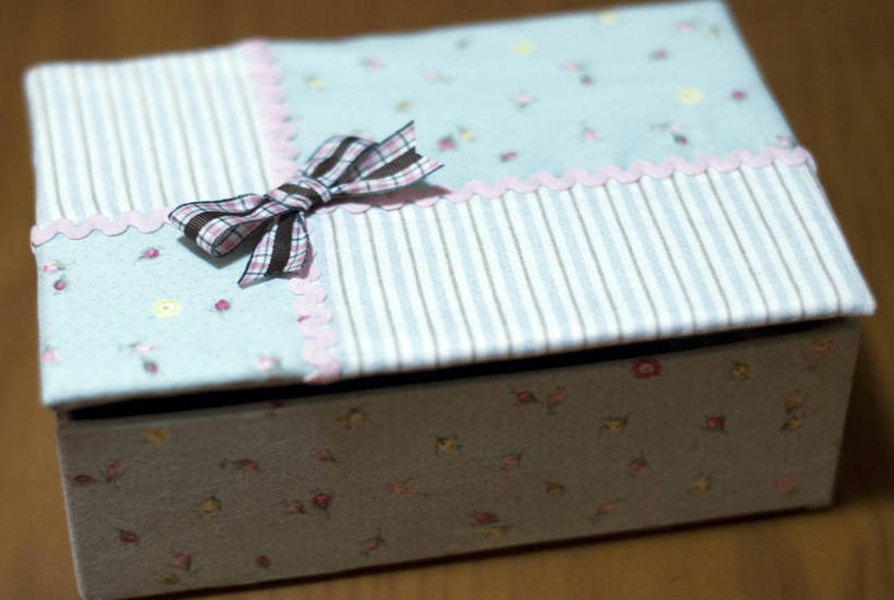 无人,横图,室内,特写,桌子,礼物,西班牙,花纹,庆祝,包装纸,缎带,一个,摄影,单个,惊奇,手艺,彩图