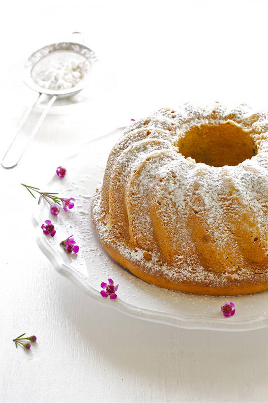 无人,竖图,特写,白色背景,奥地利,维也纳,糖,首都,饮食,花,白色,盘子,甜食,摄影,海绵蛋糕,彩图,影棚拍摄,蛋糕,奶油圆蛋糕