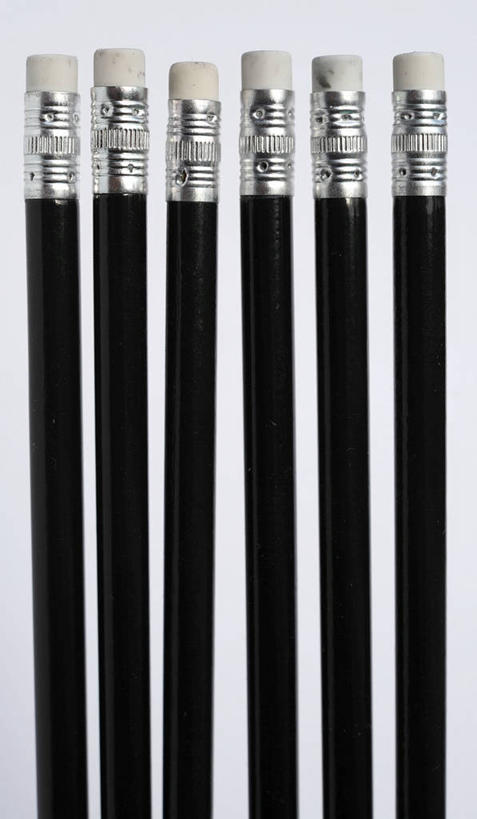 无人,竖图,特写,白色背景,重复,德国,一排,整齐,排列,铅笔,摄影,橡皮擦,队列,彩图,影棚拍摄