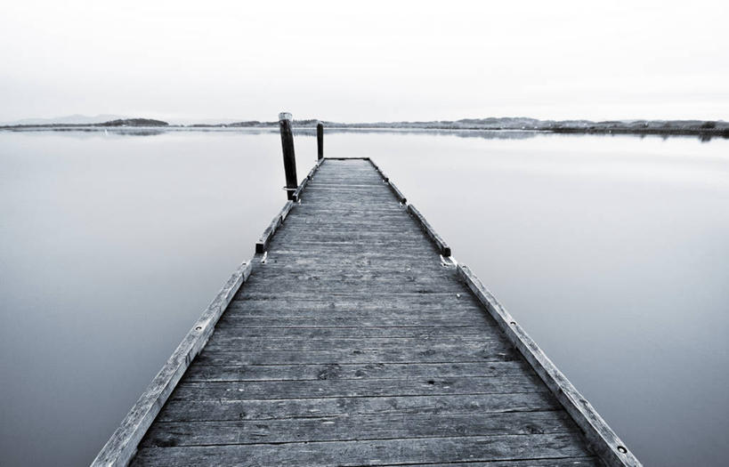 无人,码头,横图,黑白,室外,白天,长时间曝光,海洋,港口,美国,反射,木制,风景,自然,摄影,宁静,俄勒冈州,万里无云,摆渡口,埠头,渡口,渡头,港湾,海港,货运码头,口岸,商港