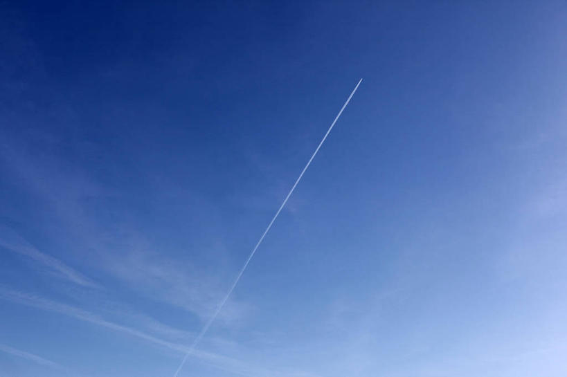 无人,横图,室外,白天,英国,烟雾,云,首都,方向,天空,运输,摄影,宁静,污染,废气,飞机尾迹,尾迹云,机尾云,飞机拉烟,云带,尾迹,机尾迹,飞机尾气,彩图