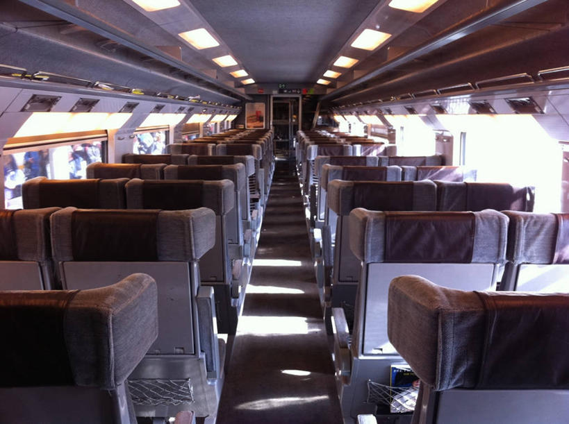 无人,横图,室内,特写,白天,火车,法国,巴黎,一排,整齐,首都,车厢,排列,运输,摄影,照亮,队列,车座,彩图,头等舱