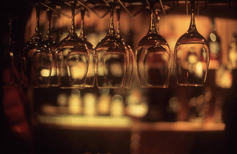 无人,酒吧,横图,室内,特写,重复,丽江,一排,整齐,透明,排列,摄影,颠倒,葡萄酒杯,队列,彩图