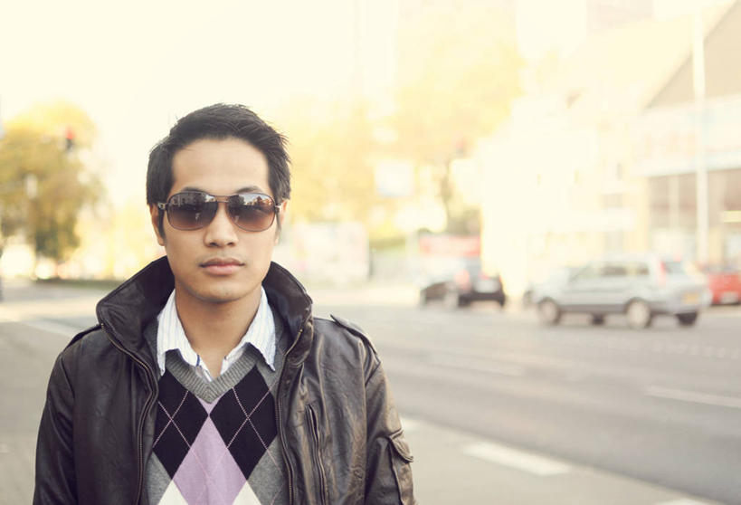 成年人,脸,头,脸颊,一个人,站,横图,室外,特写,白天,正面,街道,汽车,德国,仅一个男性,仅一个人,休闲装,肩膀,仅一个年轻男性,太阳镜,个性,摄影,亚琛,男人,男性,年轻男性,亚洲人,年轻人,头部,脸部,脸蛋,面部,彩图