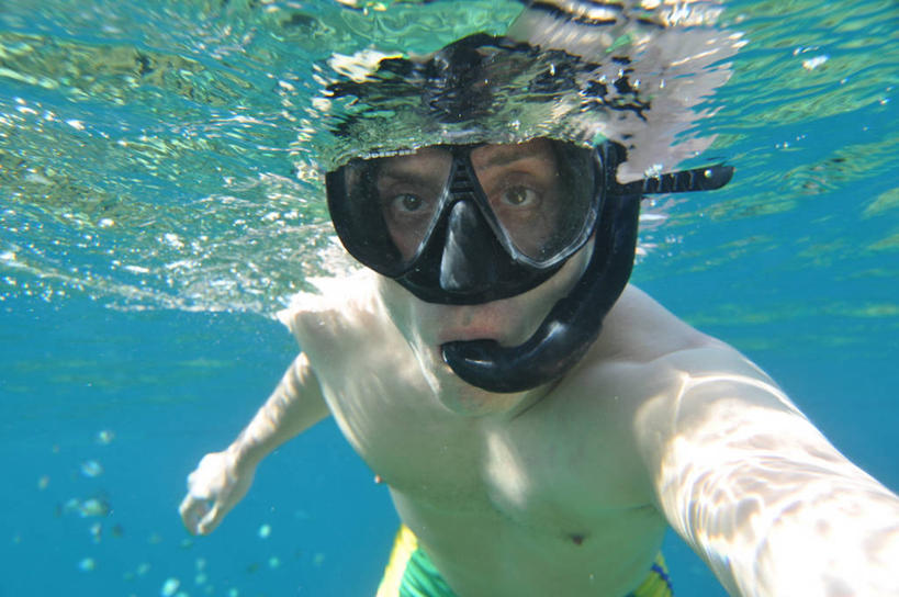 西方人,成年人,中年人,一个人,横图,泳装,度假,探险,水下,海洋,日光,欧洲,帕劳,欧洲人,仅一个男性,仅一个人,仅一个中年男性,裸露,摄影,呼吸管,肖像,裸,浮潜,冒险,男人,男性,中年男性,白种人,休闲活动,半身,彩图