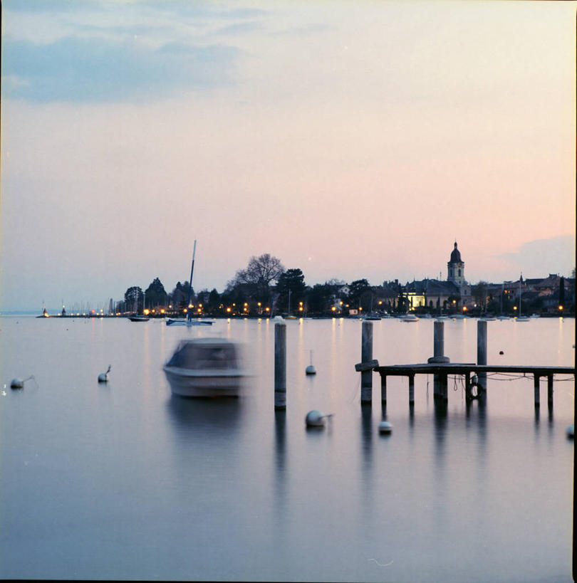 无人,码头,竖图,室外,白天,运动模糊,港口,船,瑞士,反射,云,树,运输,摄影,浮标,照亮,日内瓦湖,彩图,摆渡口,埠头,渡口,渡头,港湾,海港,货运码头,口岸,商港