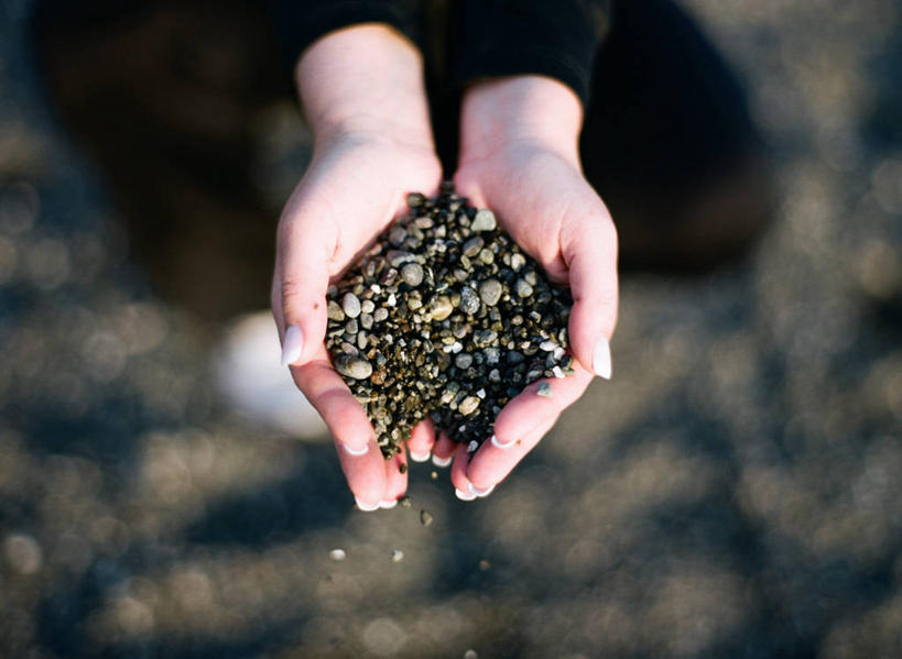 成年人,手,一个人,横图,特写,美国,仅一个女性,拿着,鹅卵石,摄影,部分,简单,西雅图,捧着,彩图
