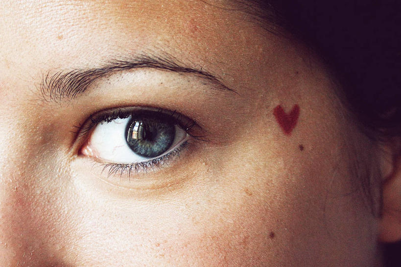 成年人,眼睛,眉毛,一个人,横图,室内,特写,白天,意大利,瞳孔,仅一个年轻女性,仅一个女性,仅一个人,首都,蓝色,眼部,摄影,部分,视力,肖像,年轻女性,女人,女性,年轻人,心型,眼,彩图,爱,感知