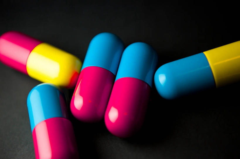 无人,横图,特写,金属制品,墨西哥,五个,许多,黑色背景,金属,药丸,胶囊,摄影,多样,拉丁美洲,彩图,影棚拍摄