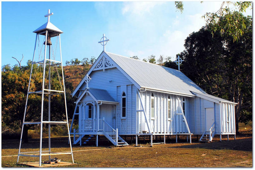 无人,教堂,横图,室外,白天,建筑,澳大利亚,小的,云,树,天空,地标建筑,摄影,宗教,基督教,哥特式风格,昆士兰州,汤斯维尔,彩图