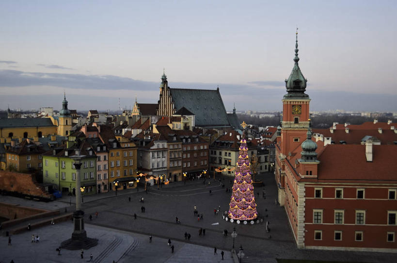 横图,俯视,室外,白天,建筑,波兰,圣诞节,庆祝,云,古城,圣诞树,首都,许多人,树,天空,一群人,摄影,基督教,照明设备,华沙,彩图,高角度拍摄