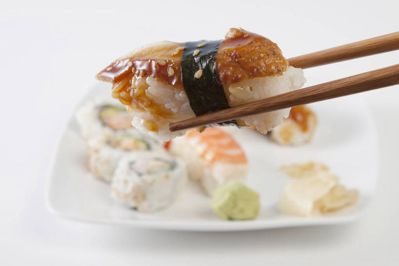 寿司,无人,横图,特写,白色背景,筷子,美国,日本文化,日本料理,食品,饮食,摄影,清新,加利福尼亚,健康食物,旧金山,海产,彩图,影棚拍摄