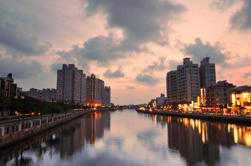 无人,横图,室外,河流,日落,天际线,城市,建筑,摩天大楼,台湾,反射,云,天空,摄影,照亮,市区,台南,彩图
