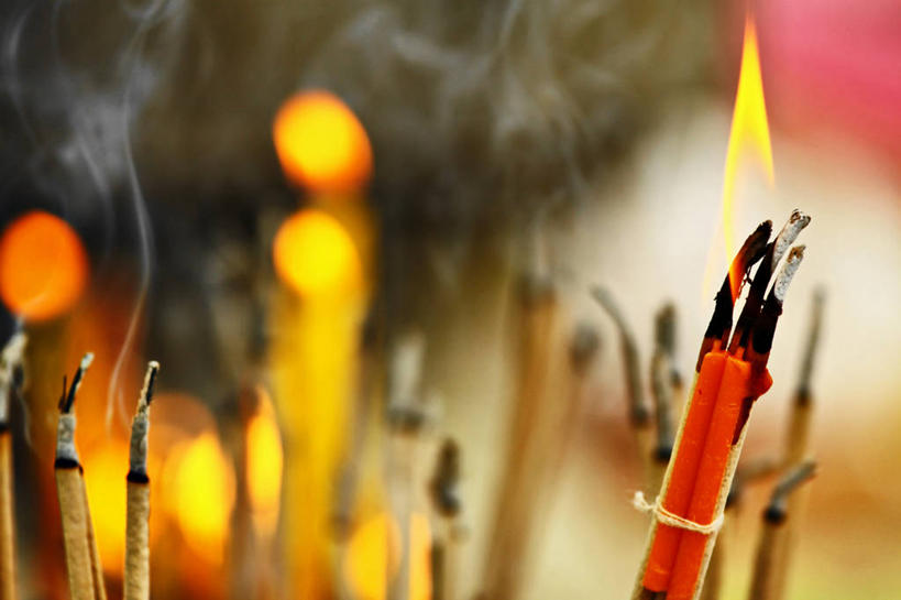 无人,横图,室外,特写,白天,泰国,火焰,燃烧,热,佛香,烟,摄影,宗教,照亮,泰国文化,灵性,彩图