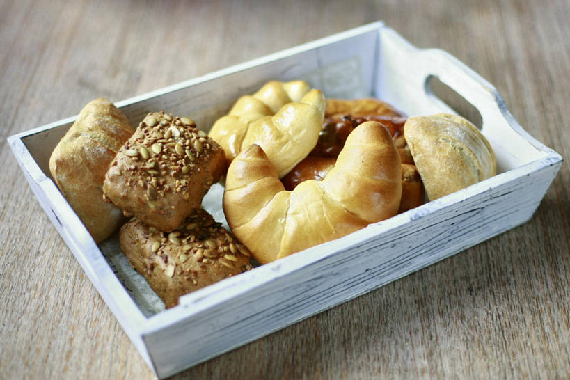 面包,无人,横图,室内,特写,桌子,德国,木制,食品,餐盘,饮食,摄影,法式食品,彩图,新月面包