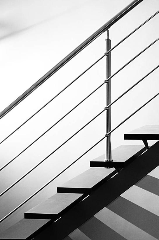 无人,栏杆,竖图,黑白,室内,白天,重复,楼梯,法国,阴影,条纹,钢铁,墙,钢筋,摄影,保护,便利