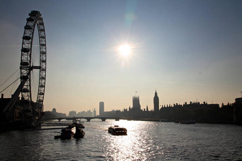 无人,横图,室外,镜头眩光,度假,美景,太阳,天际线,城市风光,城市,建筑,摩天大楼,日光,英国,反射,景观,首都,娱乐,钟塔,伦敦眼,天空,享受,休闲,景色,放松,摄影,剪影,英国文化,大转轮,威斯敏斯特桥,死水,彩图