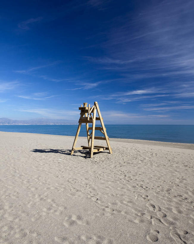 无人,竖图,室外,白天,海洋,西班牙,阴影,木制,沙子,云,自然,摄影,宁静,救生椅,海滩,彩图