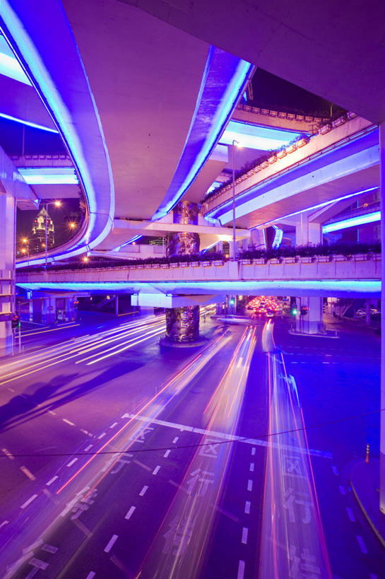 无人,竖图,室外,夜晚,长时间曝光,建筑,路灯,上海,桥,路口,联系,运输,摄影,尾灯,照亮,中国文化,交通标志,彩图