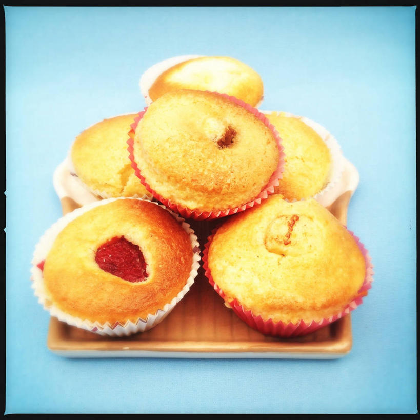 无人,方图,特写,草莓,静物,西班牙,堆叠,蓝色背景,餐盘,松饼,饮食,摄影,清新,健康食物,彩图,影棚拍摄