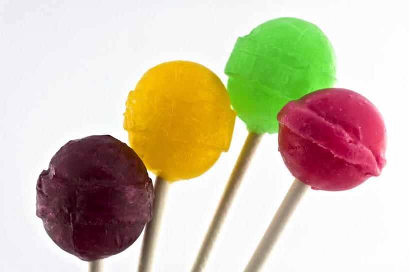 无人,横图,特写,白色背景,美国,圆形,棒棒糖,褐色,饮食,黄色,红色,绿色,四个,摄影,多样,选择,康涅狄格州,彩图,影棚拍摄