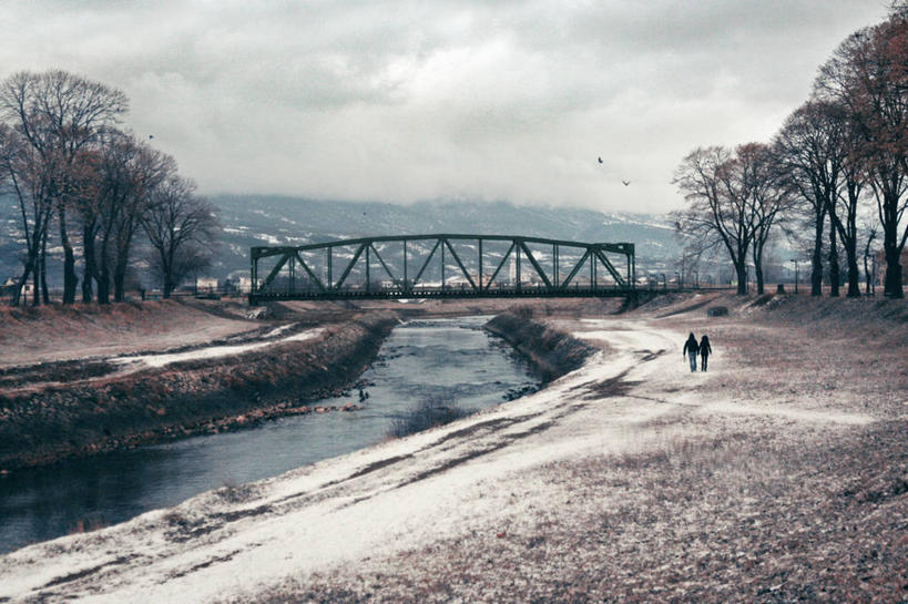成年人,两个人,横图,室外,白天,河流,雪,云,冬天,桥,联系,树,背面,自然,寒冷,摄影,塞尔维亚,异性恋,男人,女人,步行,彩图,皮罗特