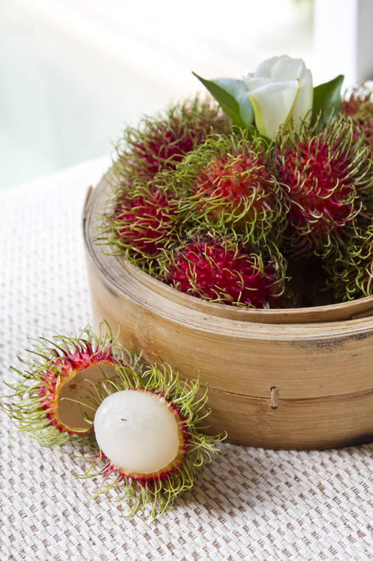 无人,竖图,室内,特写,白天,水果,泰国,许多,丰富,木制,很多,饮食,桌布,白色,容器,西番莲,摄影,红毛丹,脆弱,清新,健康食物,苏梅岛,彩图