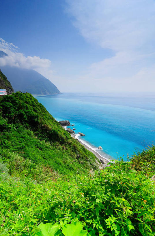 无人,竖图,俯视,室外,白天,海洋,美景,山,台湾,景观,水平线,悬崖,云,草,绿色,风景,天空,自然,景色,摄影,宁静,自然风光,太鲁阁国家公园,海滩,岩石,彩图,高角度拍摄