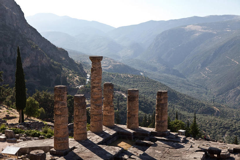 无人,横图,室外,白天,旅游,度假,美景,山脉,日光,希腊,欧洲,阴影,景观,历史,娱乐,废墟,天空,自然,地标建筑,享受,休闲,景色,放松,摄影,宗教,希腊文化,自然风光,希腊共和国,阿波罗神殿,彩图,德尔菲