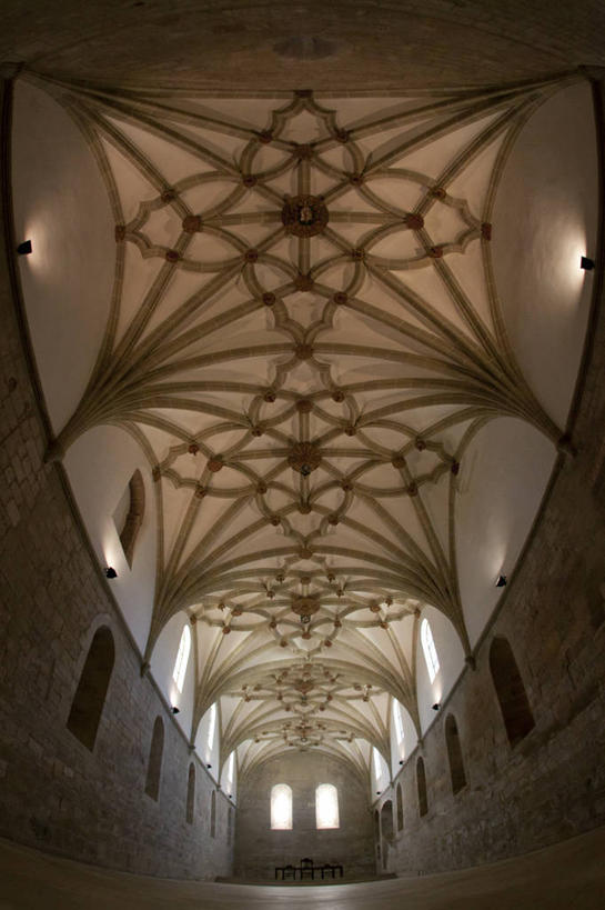 无人,竖图,室内,白天,仰视,建筑,西班牙,欧洲,拱门,首都,历史,摄影,宗教,照亮,南欧,修道院,西班牙王国,式样,阿拉贡,阿拉贡自治区,萨拉戈萨,萨拉戈萨省,彩图,低角度拍摄