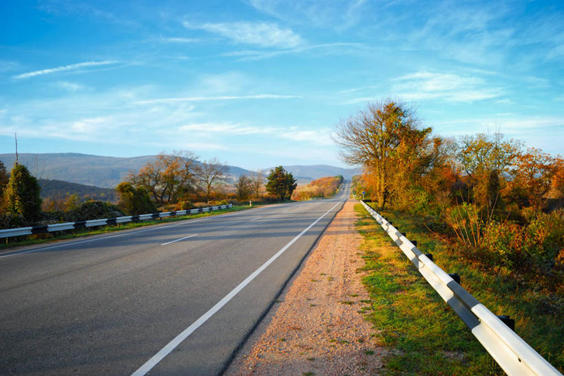 无人,横图,室外,白天,山,路,乌克兰,路标,树,天空,运输,摄影,彩图,防撞护栏