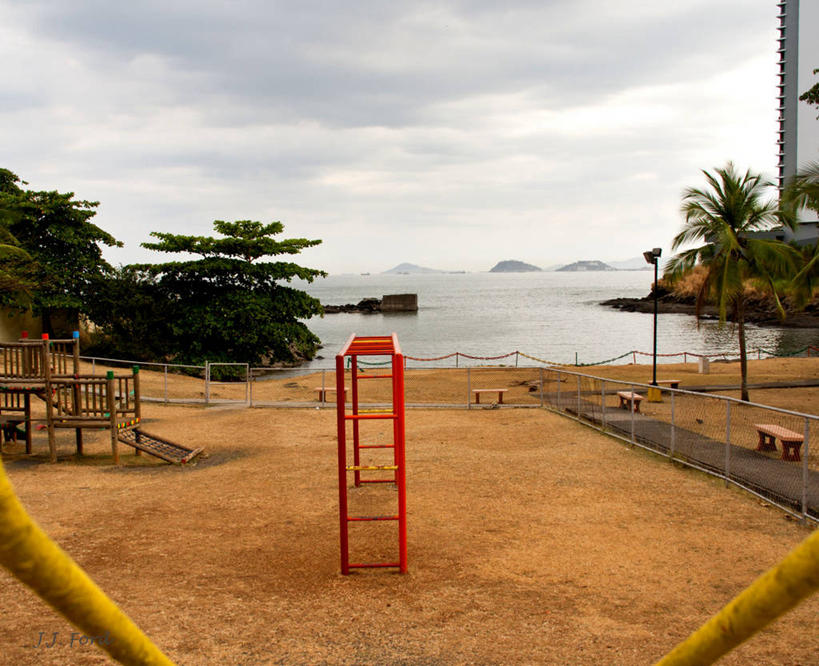 无人,公园,横图,室外,白天,海洋,山,水,椅子,巴拿马,沙子,长椅,云,首都,树,天空,自然,摄影,宁静,攀登架,巴拿马城,海滩,彩图