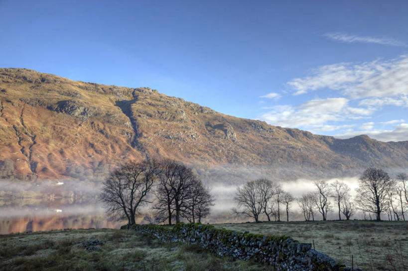 无人,横图,室外,美景,山,雾,英国,地形,景观,云,黎明,石墙,苏格兰,草,树,天空,自然,景色,摄影,宁静,早晨,自然风光,洛蒙德湖,彩图