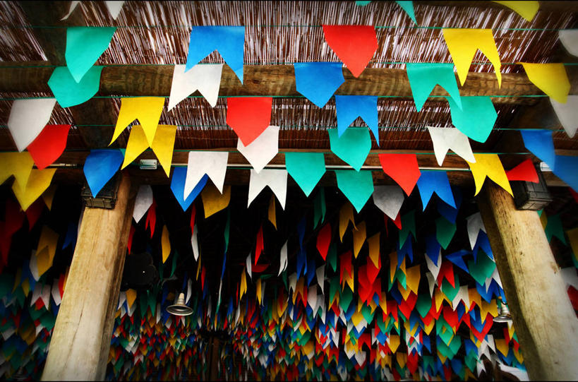 无人,横图,室内,仰视,旗帜,巴西,一排,许多,吊挂,悬挂,庆祝,整齐,柱子,很多,挂,排列,摄影,多样,队列,米纳斯吉拉斯州,彩图,低角度拍摄,传统文化