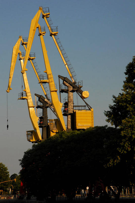 无人,竖图,室外,白天,建筑业,阿根廷,首都,树,天空,建筑工地,力量,摄影,发展,布宜诺斯艾利斯,彩图